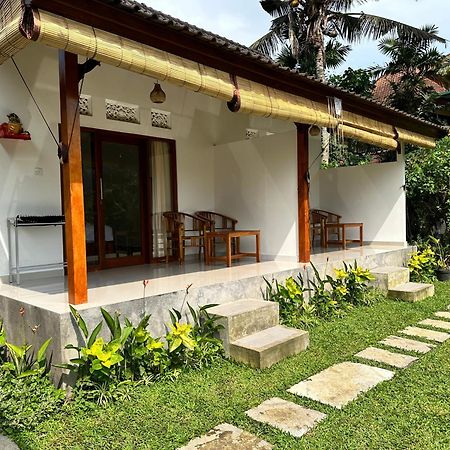 D'Janu Homestay Сідемен Екстер'єр фото
